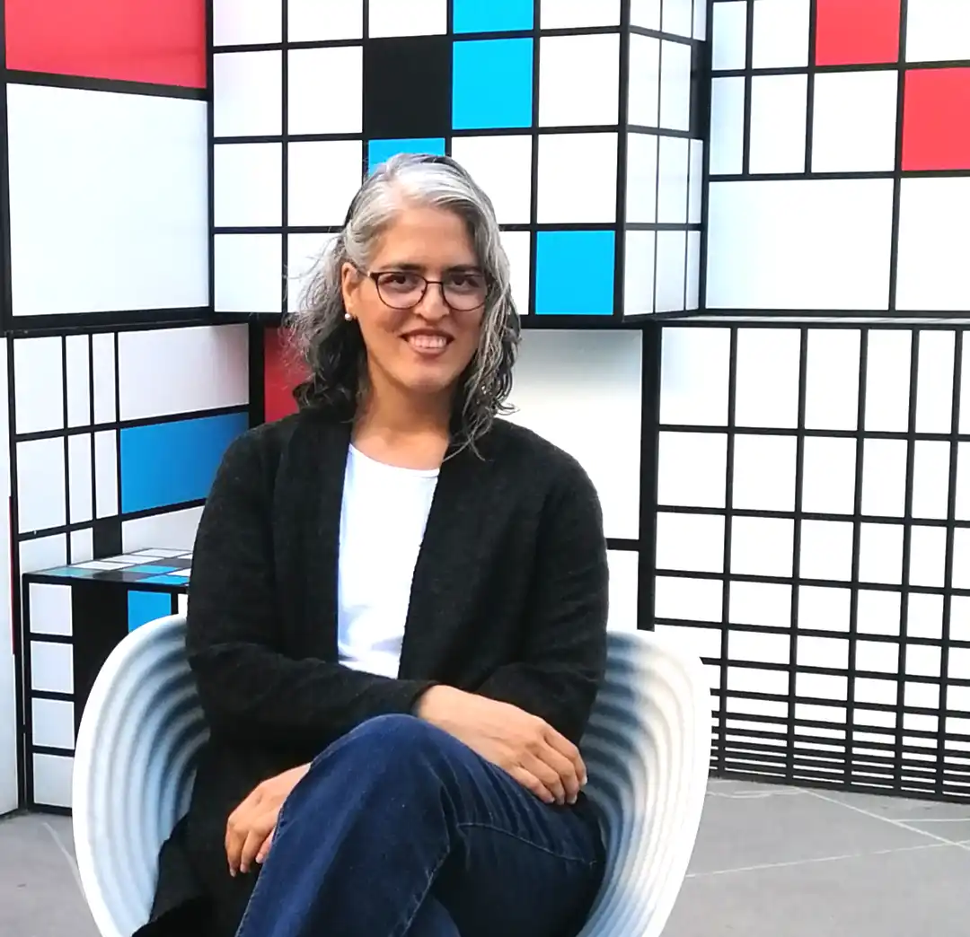 Mónica González, Coordinadora de Nalé Diseño, en el museo de arte contemporaneo de la UNAM